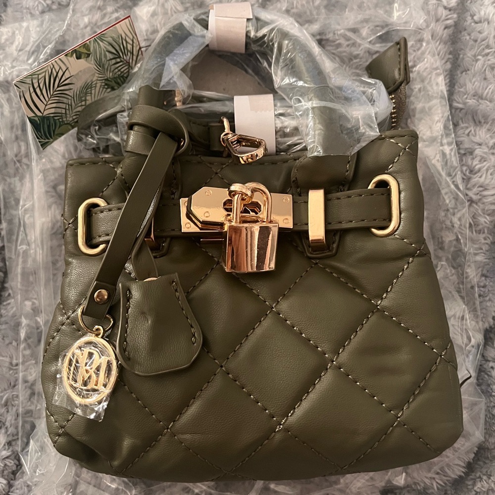 NWT BADGLEY MISCHKA MINI QUILTED CROSSBODY HUNTER GREEN